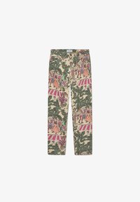 Pantalones beige con un vibrante patrón ilustrado que presenta figuras entre follaje, rayas rosas y varios colores; material de algodón.