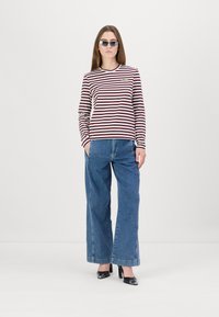 Lacoste Pikkade varrukatega topp - expresso, flour