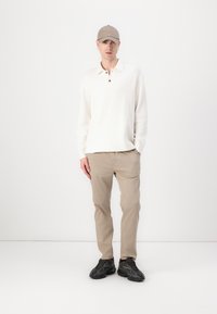 Thumbnail Image 3
