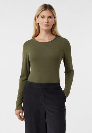 - Bluzka z długim rękawem