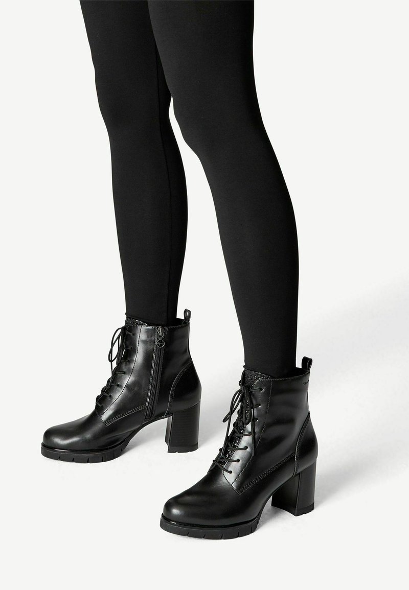 Tamaris Botines con cordones - black