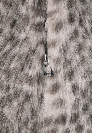 Street One, FAKE-FUR WESTE MIT ZIPPER UND TASCHEN - Veste sans manches - clay sand