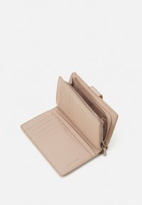 Calvin Klein HARDWARE SNAP BIFOLD - Lommebok - rose dust