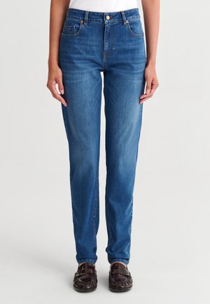 TATUUM, ARTICLE TAG:  - ARTICLE NAME: FAROS - Jeans fuselé - dark-blue denim
