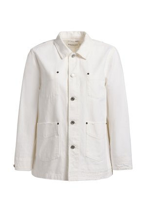 Bela dolga srajčna jakna z gumbi, ovratnikom, dvema žepoma na prsih in dvema velikima žepoma spredaj, izdelana iz teksturirane tkanine.