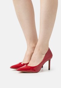 ALDO PILLOW WALK STESSYMID
 - Visoke pete - red