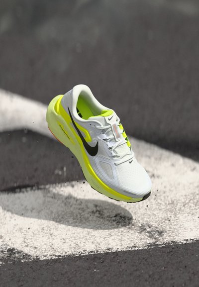 Nike Performance STRUCTURE PLUS