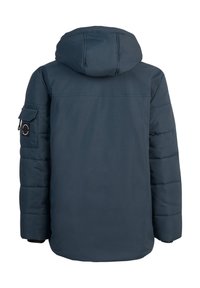 Mörkblå vadderad jacka med huva, med justerbar dragsko och en ficka med dragkedja på ärmen. Slät textur, minimal detaljering.