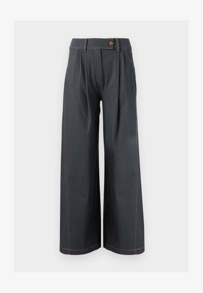 Σκούρα γκρι παντελόνι με φαρδιά μπατζάκια και ψηλή μέση, με πιέτες, πλαϊνές τσέπες, ζώνη με κουμπιά και ορατές πορτοκαλί ραφές.