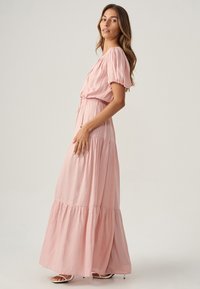 THE FATED MIL - Maxiklänning - pale pink