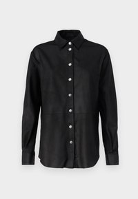 Camicia nera in pelle con colletto classico, patta frontale con bottoni d'argento e maniche lunghe. Texture liscia e vestibilità su misura.