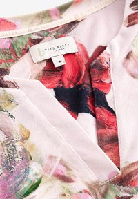 B by Ted Baker PRINT COSY HANDFEEL SET - Pidžamas komplekts - pink floral