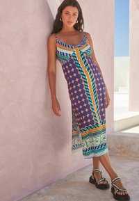Next STRAPPY  REGULAR FIT - Denní šaty - blue scarf print