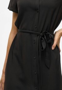 VILA KURZ - Marškininė suknelė - black