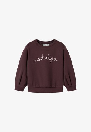 Sudadera de manga larga de color púrpura oscuro con puños y dobladillo acanalados, que presenta la palabra "nostalgia" en texto cursiva blanco en el pecho.