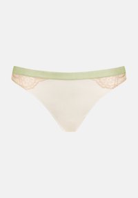 Crèmekleurige string met een lichtgroene tailleband en roze kantaccenten aan de zijkanten. Gladde textuur zonder extra patronen.