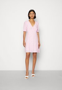 Forever New EMILY SKATER MINI DRESS  - Vestido camiseiro - quartz