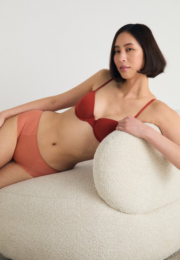 ESSENTIAL MINIMIZER HIPSTER - Briefs - apricot3