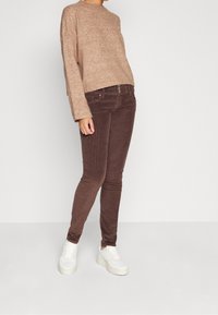 Vero Moda Stickad tröja - brown