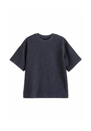 - T-shirt basic