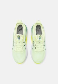 ASICS GEL-KAYANO 31 - Løpesko for vei - cool matcha/celadon