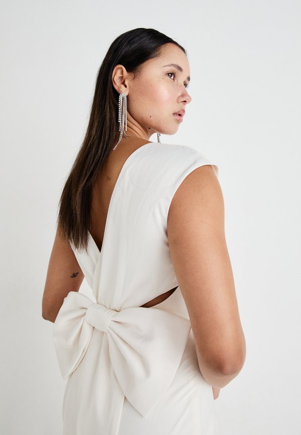 YASDOTTEA TRAIN DRESS - Occasion wear - gardenia3