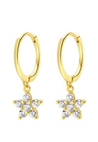 Pendientes de aro dorados con un colgante en forma de estrella, que presenta cinco piedras preciosas transparentes engastadas en una base dorada, con una textura suave y un acabado pulido.