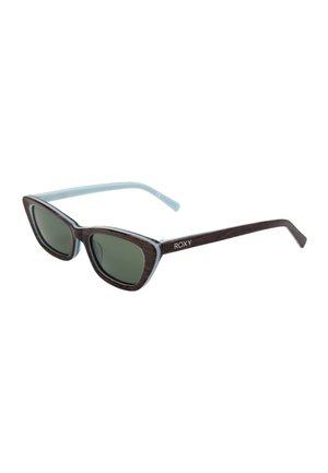 Occhiali da sole a occhi di gatto con lenti scure, montatura frontale marrone effetto legno e aste interne azzurro chiaro, marchiati con "ROXY" sul lato.