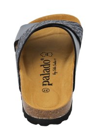 Infradito neri e grigi con suola in sughero, dotati di un plantare beige imbottito e cinturini texturizzati. Logo "Palado" visibile all'interno.