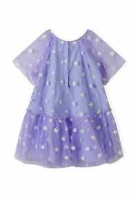 Robe en mousseline de lavande avec broderie de marguerites blanches, manches courtes, fermeture à boutons à l'avant et détails de volant à l'ourlet.