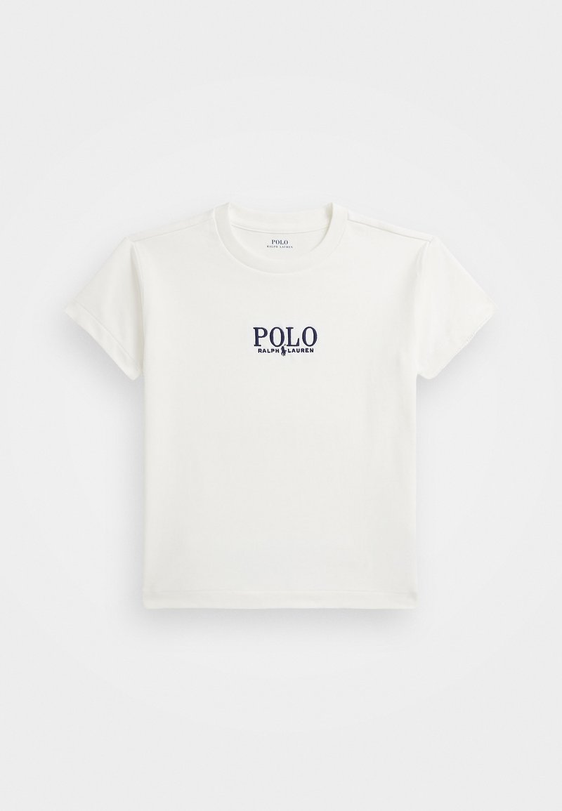 T-shirt branca de algodão com mangas curtas e decote redondo, apresentando um gráfico em azul-marinho "POLO RALPH LAUREN" na frente.