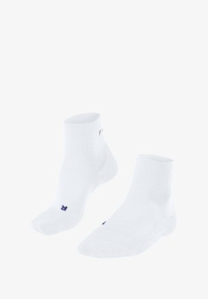 Weiße Knöchelsocken mit einem gerippten Bündchen, einer glatten Textur und einem dezenten blauen Logo in der Nähe von Zehen und Ferse. Bequemes Design mit verstärkten Bereichen.