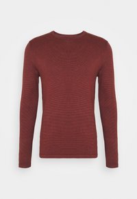 Pull à manches longues de couleur rouge foncé, en tissu tricoté côtelé, avec un col rond et un ourlet droit. Aucun motif ni accent visible.