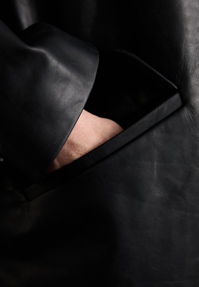 Bally Klassisk kappa / rock - black