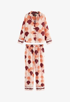 Set de pijama din două piese, confecționat dintr-un material moale, având un model cu scoici roz și roșii. Bluza are mâneci lungi și nasturi decorativi tip toggle.
