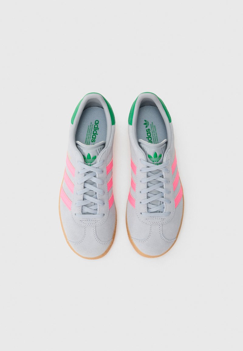 adidas gazelle silver green womens Adidas Gazelle Sala sneakers » dispo en ligne maintenant !