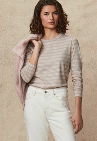 Next ESSENTIAL CREW NECK- REGULAR FIT - Pikkade varrukatega topp - neutral