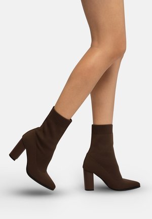 Stivaletti con tacco - braun