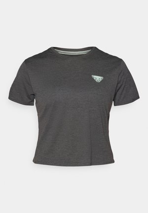 Halljad lühikeste käistega hall särk, mis on valmistatud tekstuursetest kangast. Vasakul rinnal on valgelt roheline kolmnurkne logo. Klassikaline ümmargune kaelus.