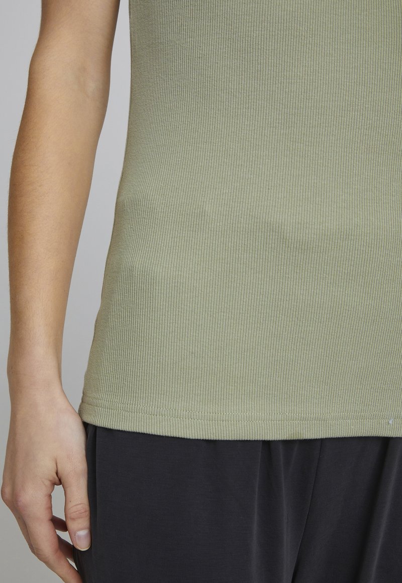 Damen T-Shirts | b.young BYPOSEY Top seagrass/hellgrün - DC83992 Damen T-Shirts | b.young BYPOSEY Top seagrass/hellgrün - DC83992