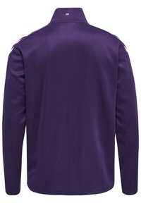 Maglietta a maniche lunghe viola con colletto, caratterizzata da una texture liscia e dettagli bianchi sulle spalle. Vista posteriore, senza grafiche o motivi.