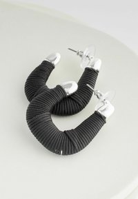 Next THREAD WRAP HOOP  - Øreringe - black