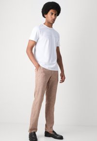 Lindbergh PANTS - Pantaloni - burnt clay