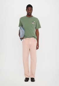 Carne Bollente LUSTFUL LAKESIDE UNISEX - Pamata T-krekls - off green