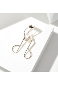 Thumbnail Image 9