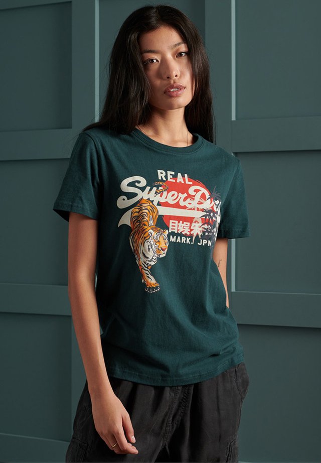 T-shirt print - pine