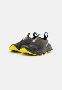 Salomon Sportstyle RX MOC 3.0 UNISEX - Belebújós cipők - black/olive night/sulphur spring