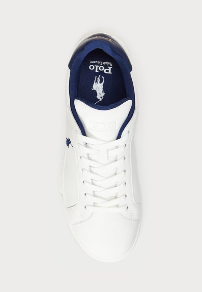 Polo Ralph Lauren HERITAGE COURT II LEATHER SNEAKER UNISEX - Treniņu apavi - deckwash white/navy