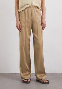 Marc O'Polo - WIDE STRETCH - Trousers - summer sand Thumbnail Image 1