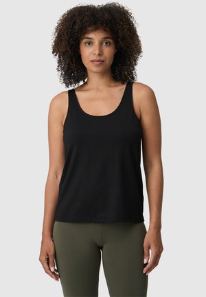Schwarzes ärmelloses Top aus weichem, atmungsaktivem Material mit rundem Ausschnitt und lockerer Passform, kombiniert mit olivgrünen Leggings.